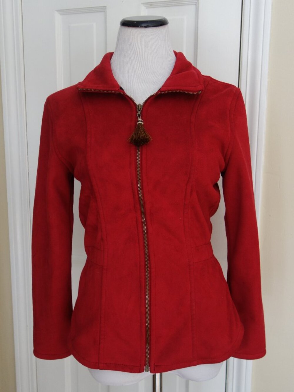 COUNTY CLOTHING CO Cheyenne Collection Red Cinched Waist Jacket Horse Tail Tasse